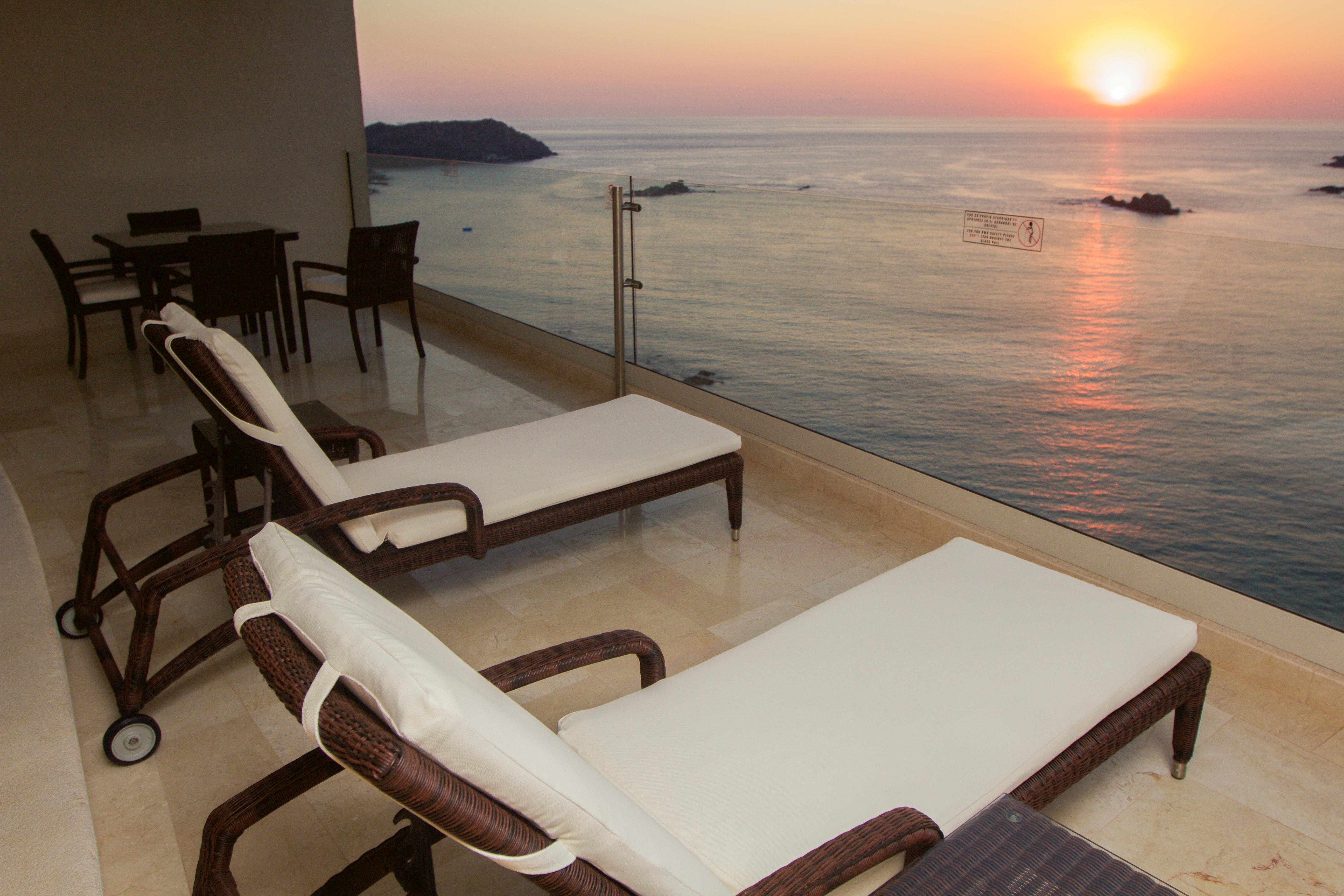 Azul Ixtapa Grand All Inclusive Suites - Spa & Convention Center Buitenkant foto Sunset at the hotel