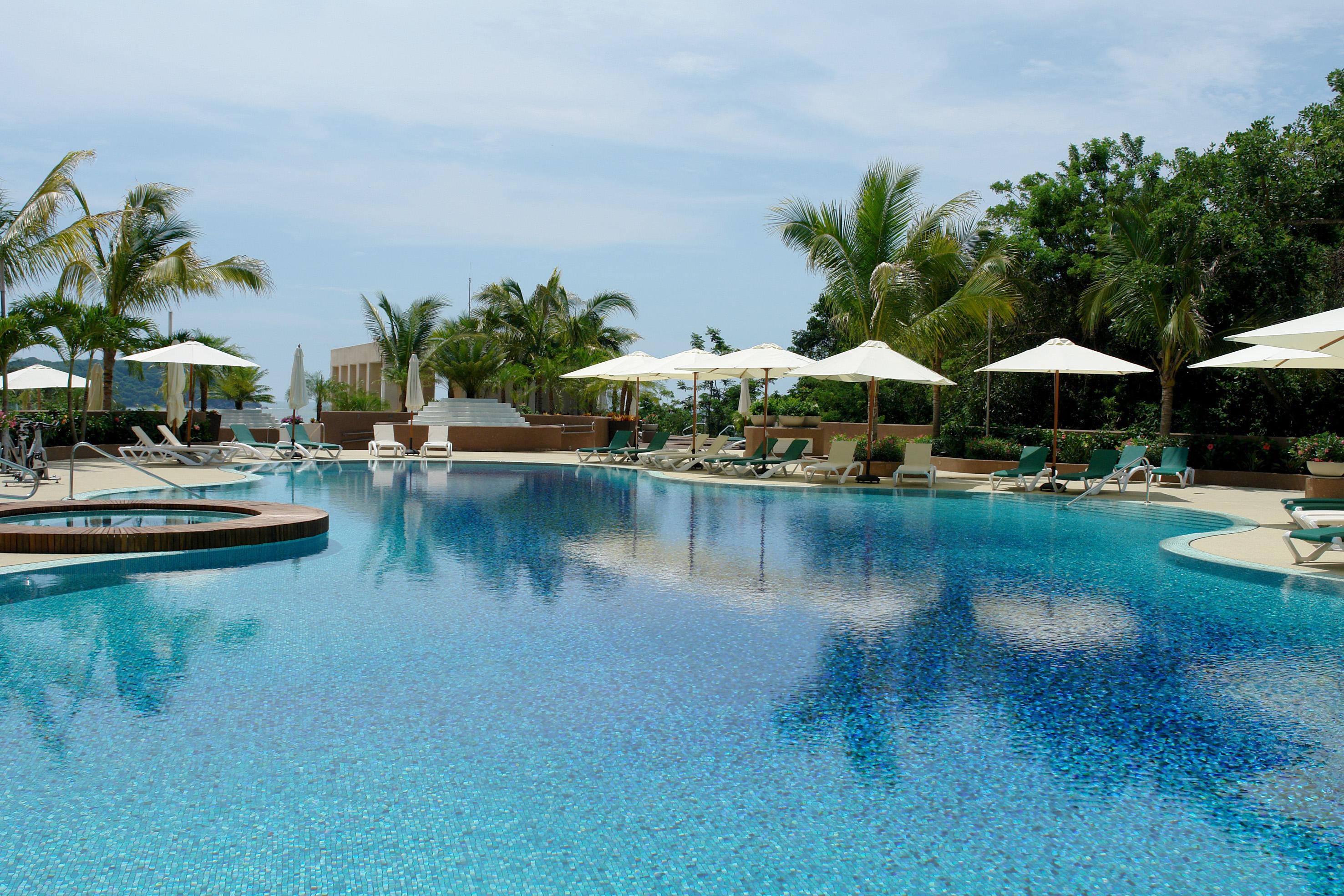 Azul Ixtapa Grand All Inclusive Suites - Spa & Convention Center Buitenkant foto The swimming pool at the resort