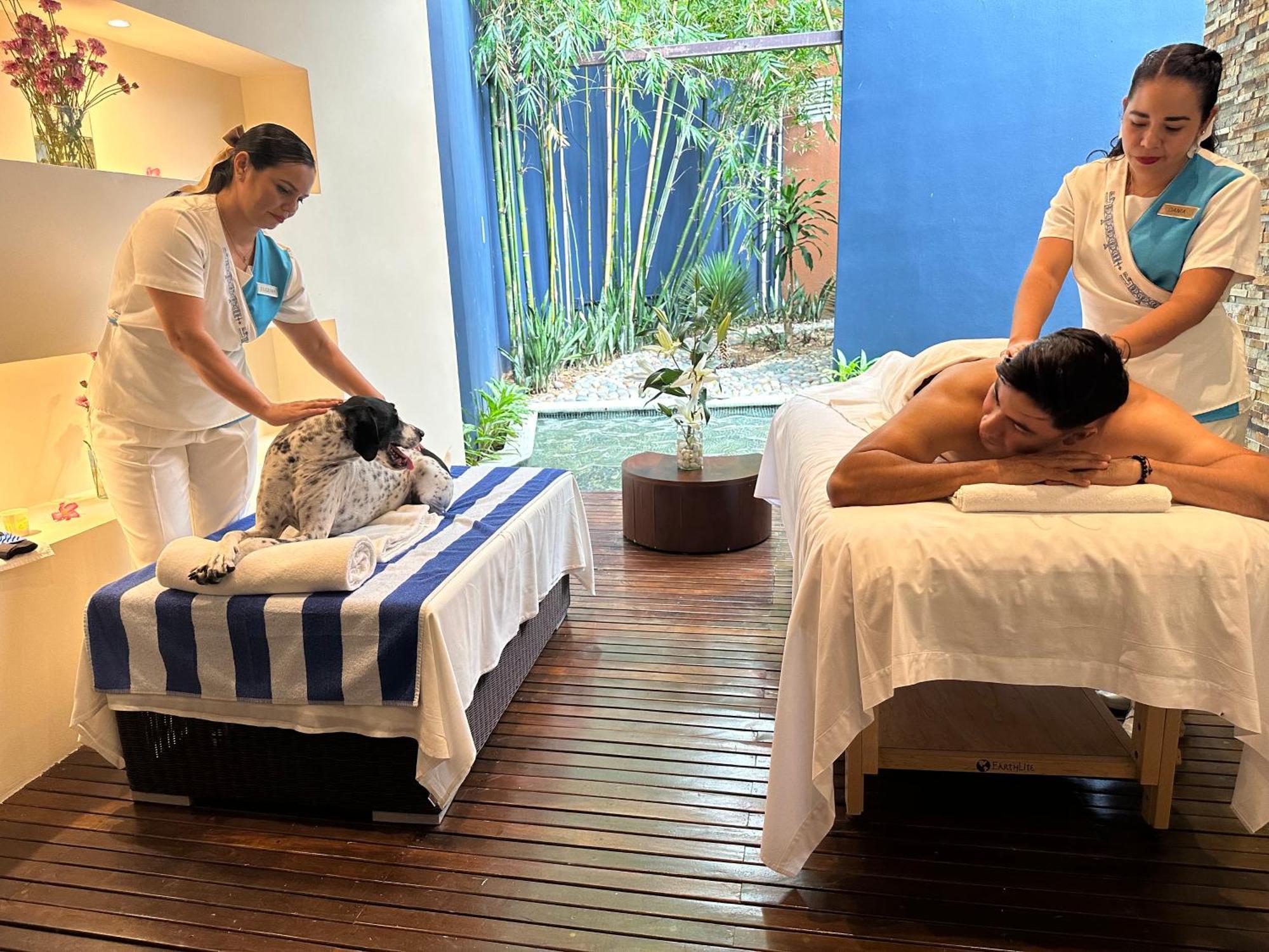 Azul Ixtapa Grand All Inclusive Suites - Spa & Convention Center Buitenkant foto Spa in Cancun, Mexico